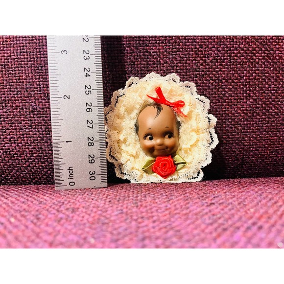 Kewpie Vintage face with lace all around - Picture 5 of 6